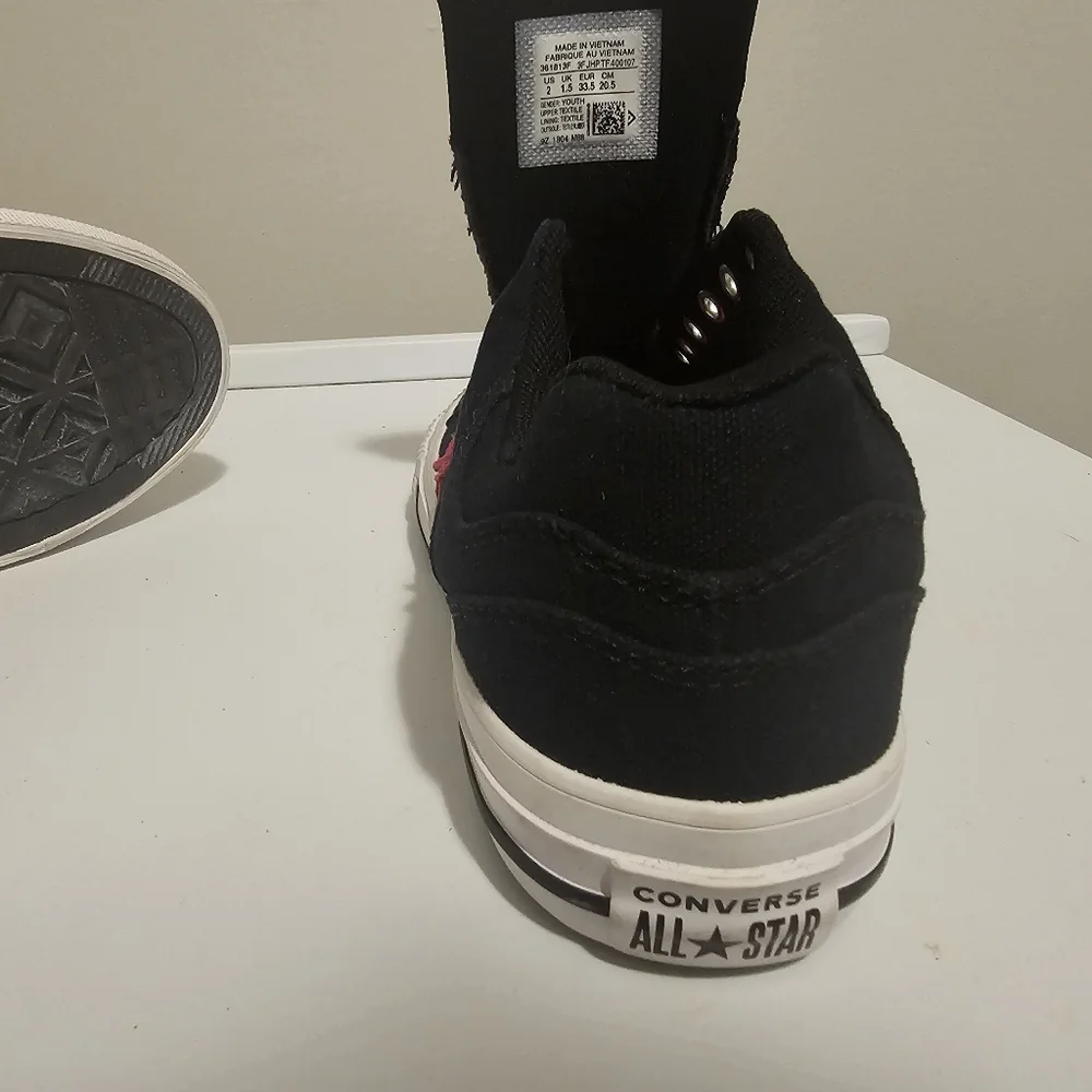 Converse All‎ Star Youth Size 2- Black Sneakers with Pink Star